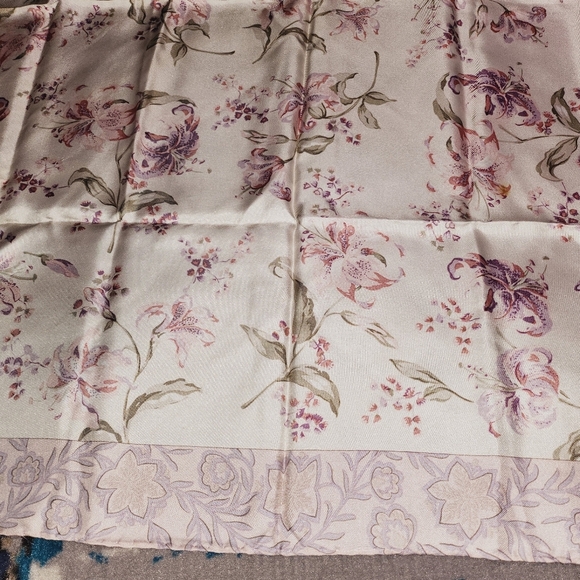 Aquantucum of London Silk Scarf - Picture 9 of 10